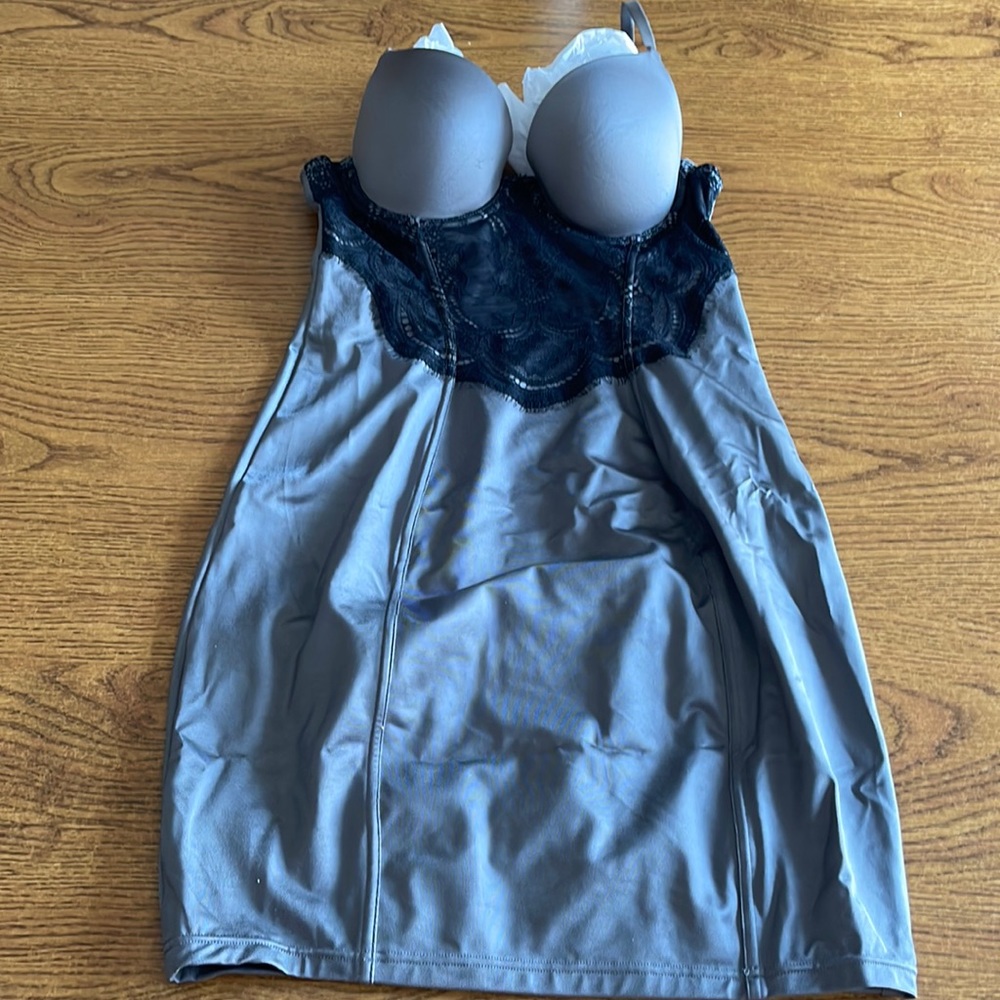 Lot of 2 34 B : Vince Camuto 34B Bra and  34B Flexes by Maidenform undergarment